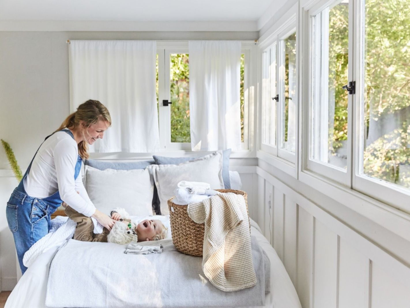 How to clean effectively your bedroom