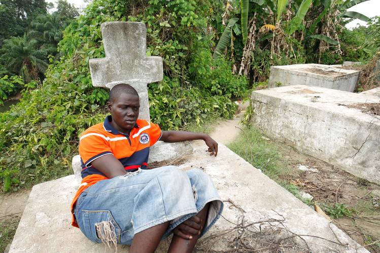 Ebola Still Takes Mental Toll on West Africaâ€™s â€˜Burial Boys