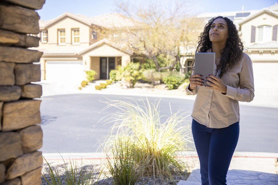 How to Become a Real Estate Appraiser