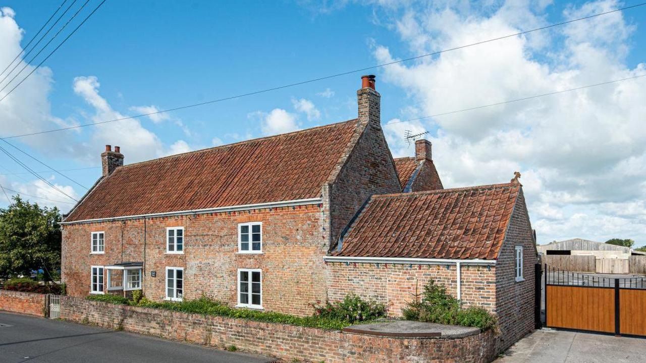 Charming Somerset farmhouse with outbuildings up for sale